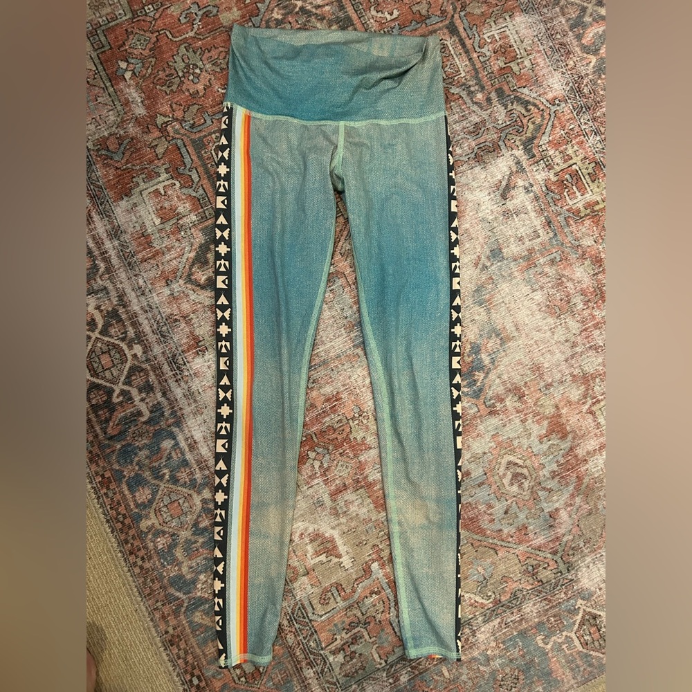 Teeki Leggings Size Small